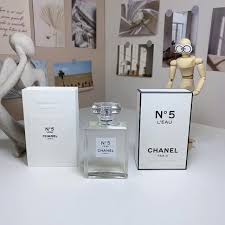 chanel no.5 l’eau (white)